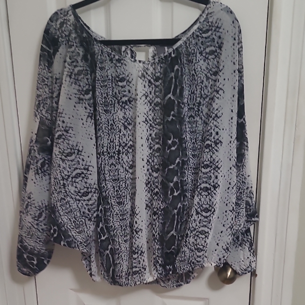 Buffalo David Bitton Black and White Patterned Blouse